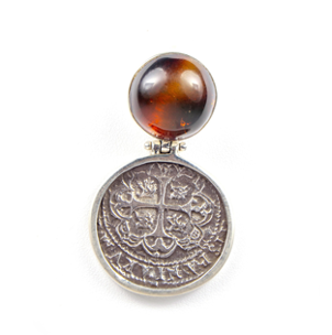 MONEDA SILVER AMBER ROUND PENDANT