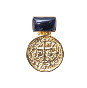 MONEDA DORATO COW HORN SQUARE PENDANT