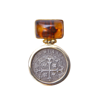 MONEDA DT/PT AMBER SQUARE PENDANT